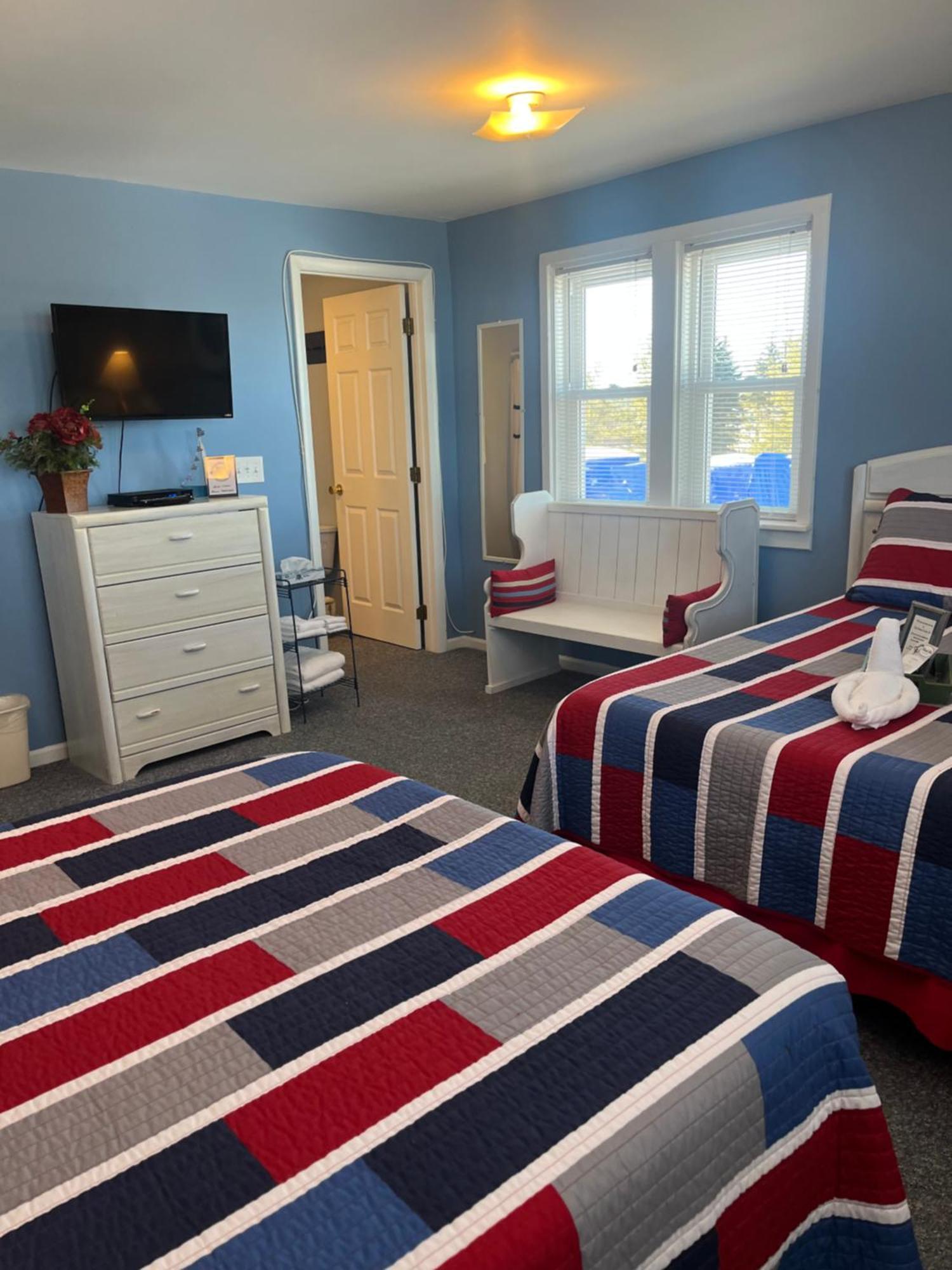 Chateau Country And Captain's Bed and breakfast